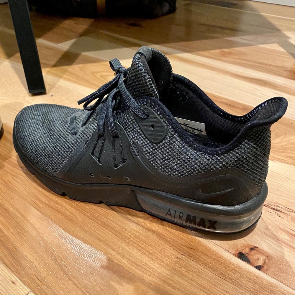Nike air maxes